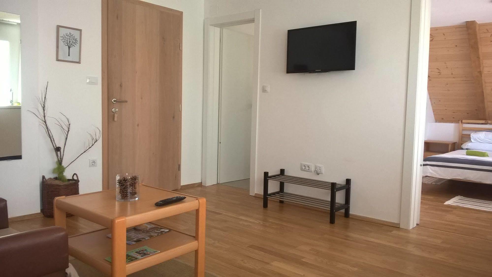 Guesthouse Bor Plitvice Lakes Plitvicka Jezera Luaran gambar